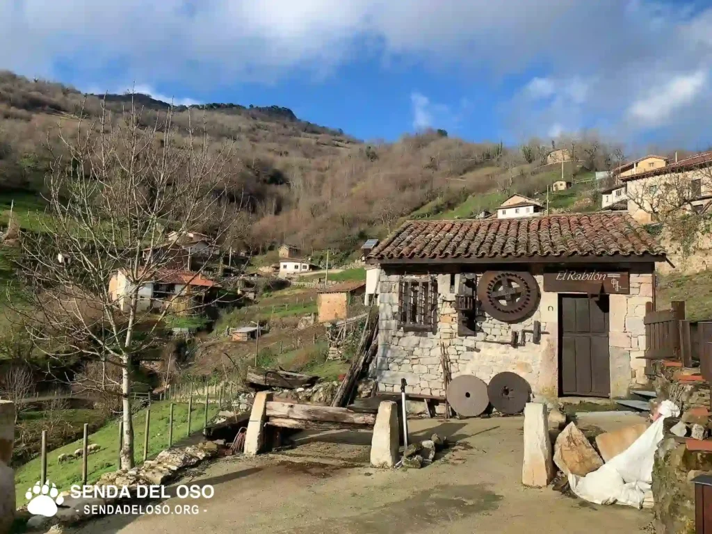 PUEBLO MEDIEVAL BANDUJO