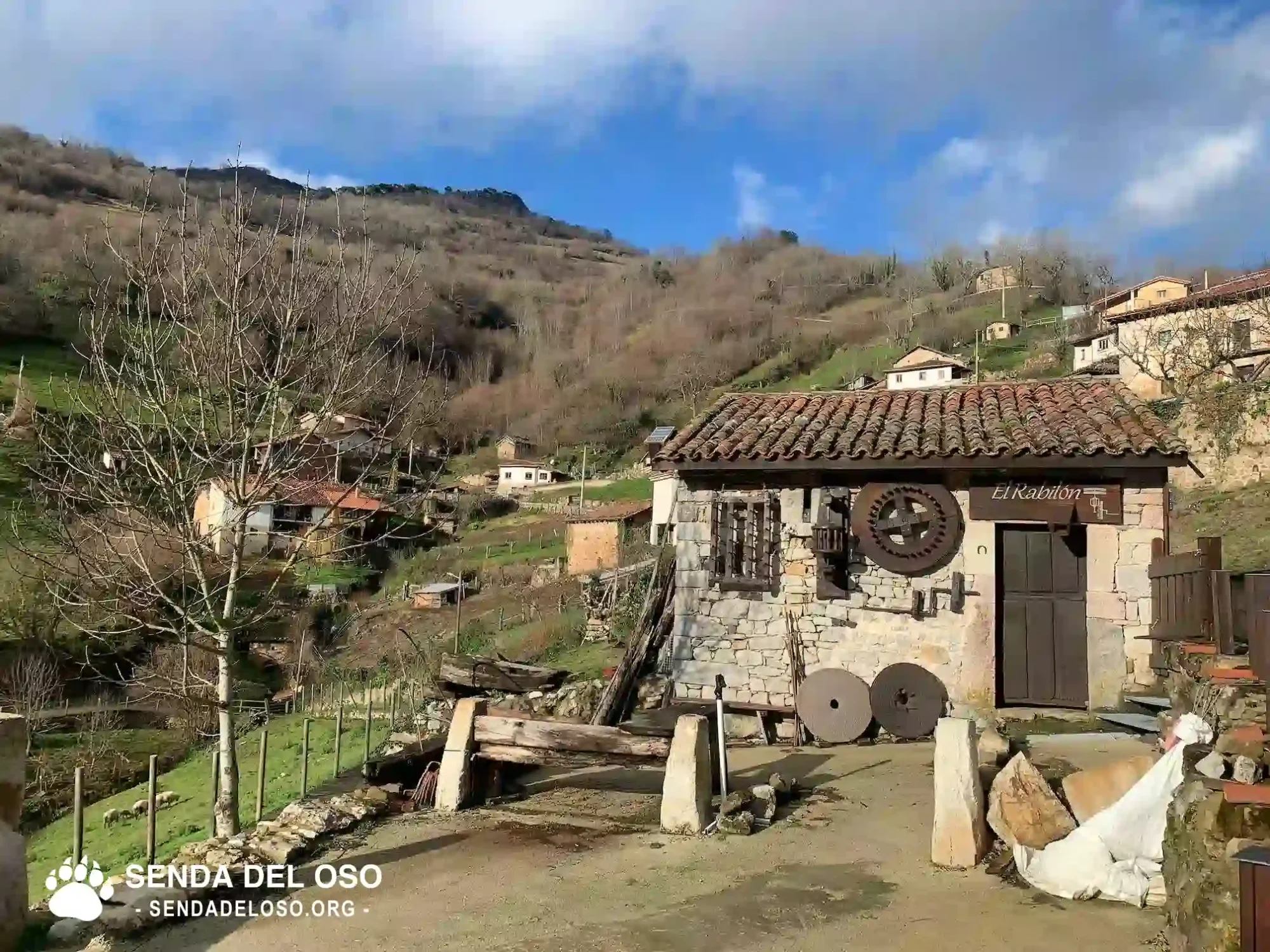 PUEBLO MEDIEVAL BANDUJO