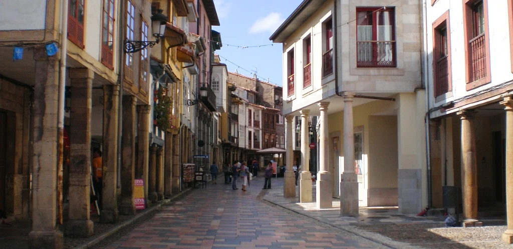 aviles free tour